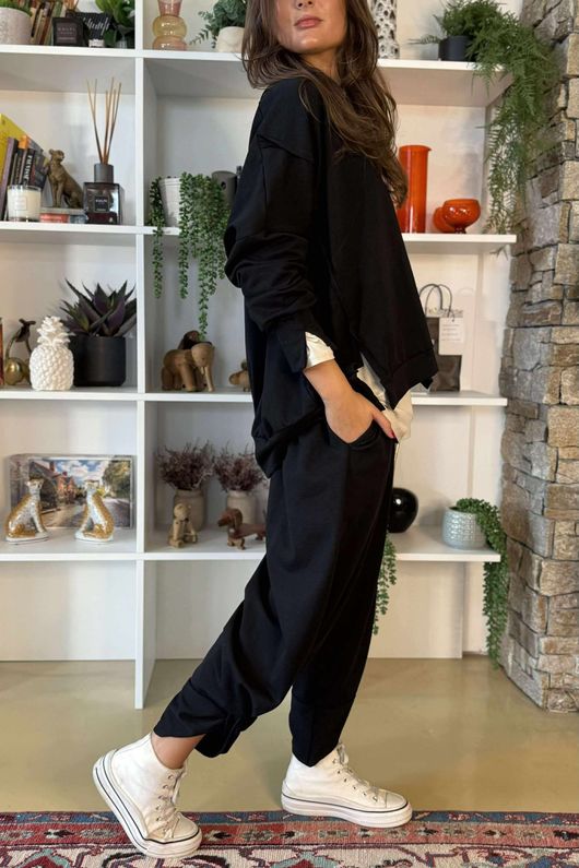 The Sunday Morning V Slouch Sweatshirt Black